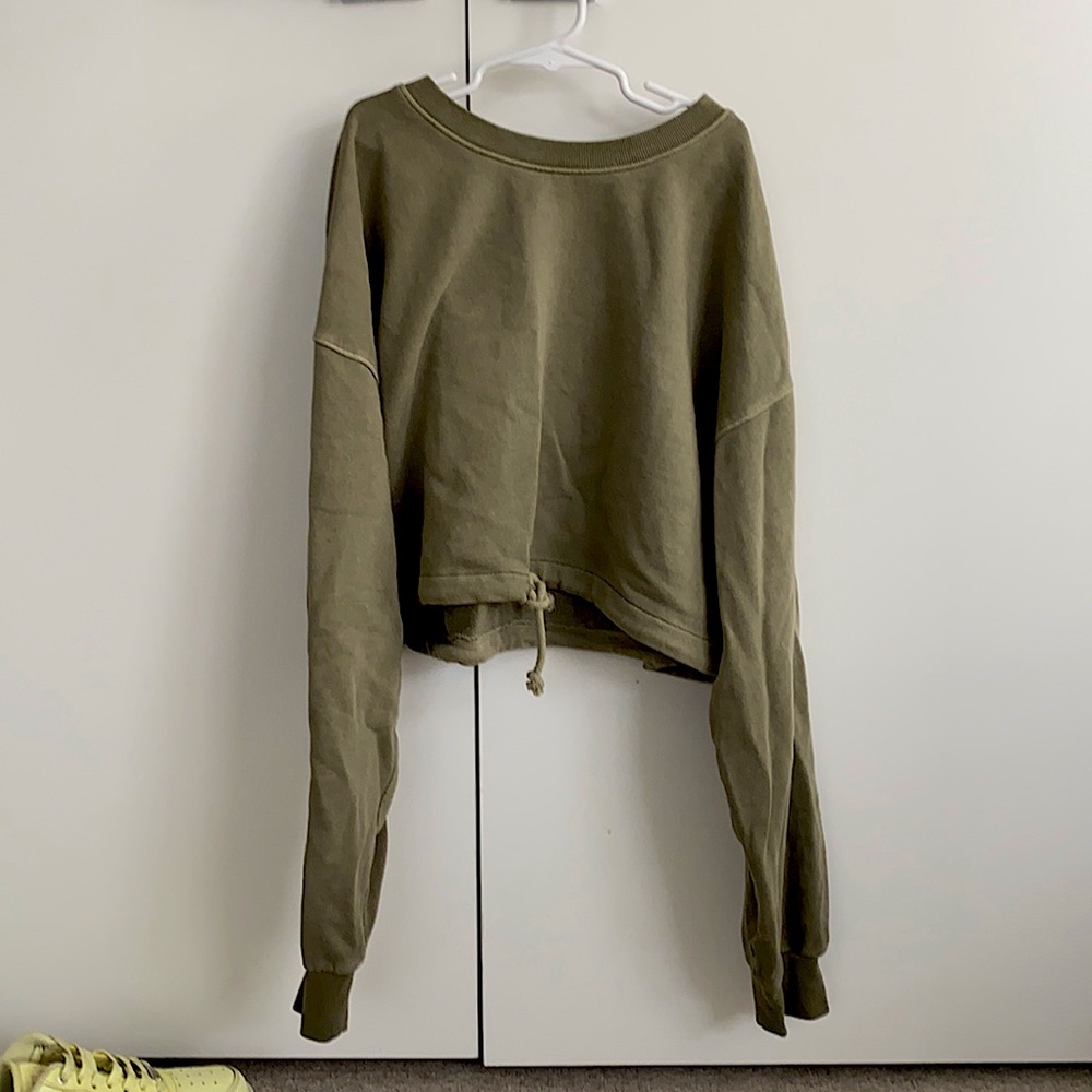 Forever 21 cropped sweatshirt
